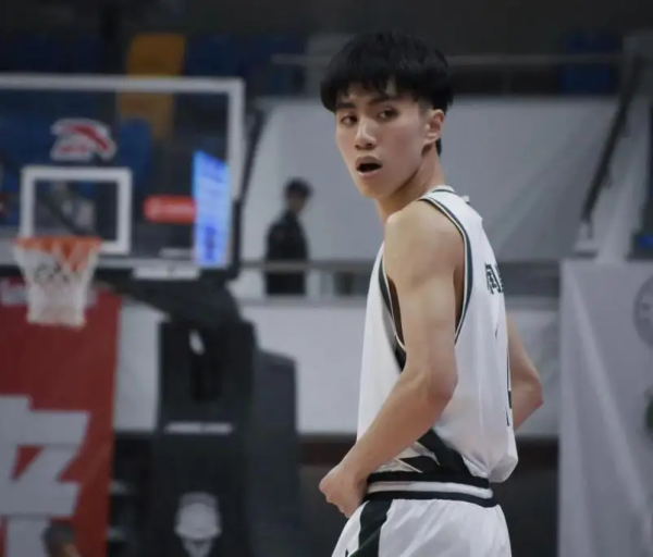 纯旭配资端 三分14投12铁，打CUBAL原形毕露！华侨大学王牌进CBA恐成下个孟翔