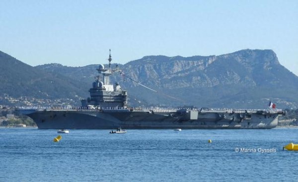 哈福配资 法国航母进南海挑衅, 遭遇震撼一幕, 法军上将: 难怪美军不敢造次