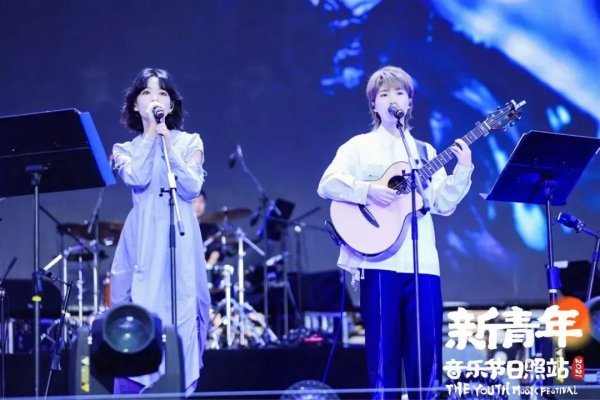 民银证券 谁能拒绝一场海滩上，从日落嗨到日出的摇滚聚会呢？